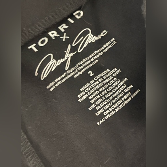 Torrid x Marilyn Monroe 2X (18-20) kisses full length legging - Picture 5 of 5